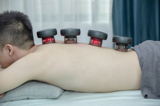 Tamanho do produto 94*94*72mm Massagista de terapia de ventosas com ventosas Hijama chinesas e luz vermelha